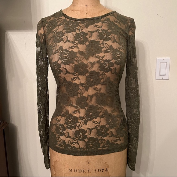 H&M Green Floral Lace Mesh Long Sleeve T-Shirt - Picture 2 of 6